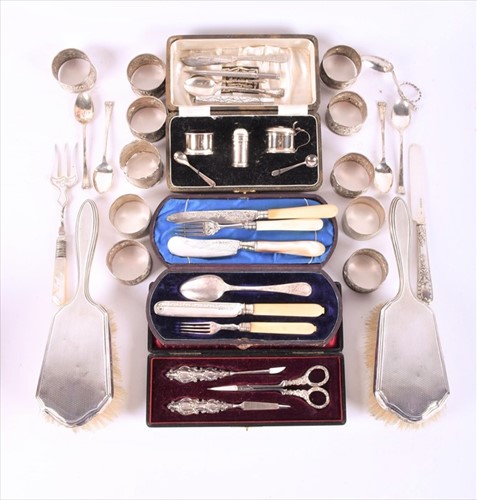 Lot 467 - A group of various silver and white metal...