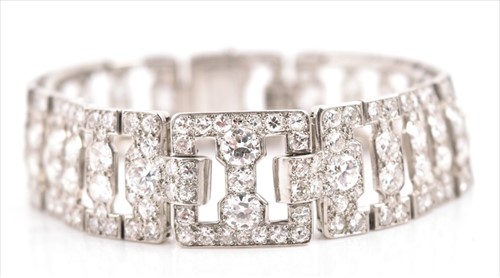 Lot 590 - Cartier, London. An Art Deco diamond bracelet...