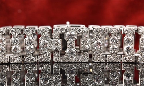 Lot 590 - Cartier, London. An Art Deco diamond bracelet...