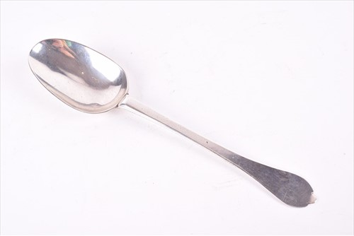 Lot 417 - A Queen Anne silver trefid spoon London 1705,...