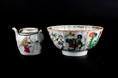 Lot 166 - A Chinese Famille Verte bowlÂ  decorated with...