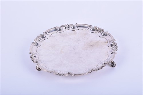 Lot 421 - A late Victorian silver salver London 1896, by...