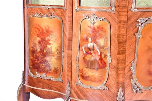 Lot 12 - A large Louis XV style serpentine front...