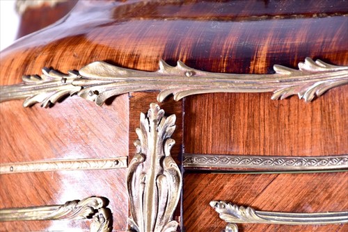 Lot 12 - A large Louis XV style serpentine front...