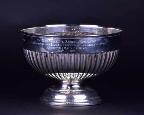 Lot 401 - An Edward VII large silver rose bowl Sheffield...