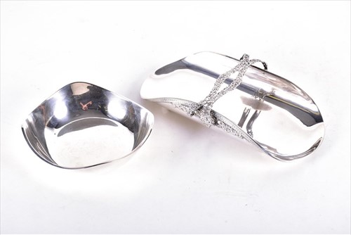 Lot 446 - A Continental silver (800 standard) basketÂ ...