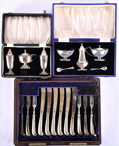 Lot 450 - A cased set of George V silver dessert cutlery...