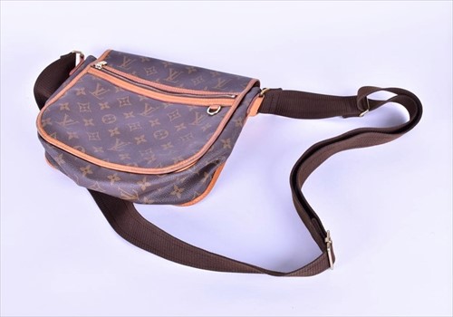 Lot 315 - A Louis Vuitton musette cross body bag...