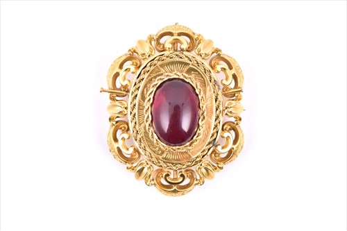 Lot 521 - A Victorian yellow gold and garnetÂ brooch...