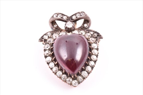Lot 536 - A Victorian diamond and garnet...