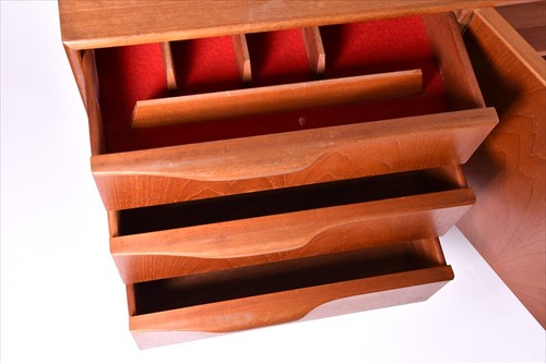 Lot 40 - A 20th century retroÂ MacintoshÂ teak...