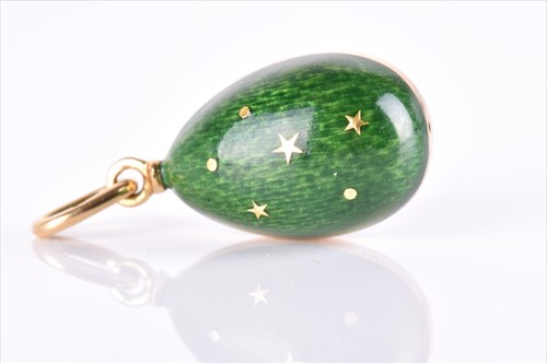 Lot 606 - Faberge. An 18ct yellow gold and green enamel...