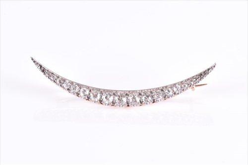 Lot 595 - A late 19th / early 20th century diamond set...