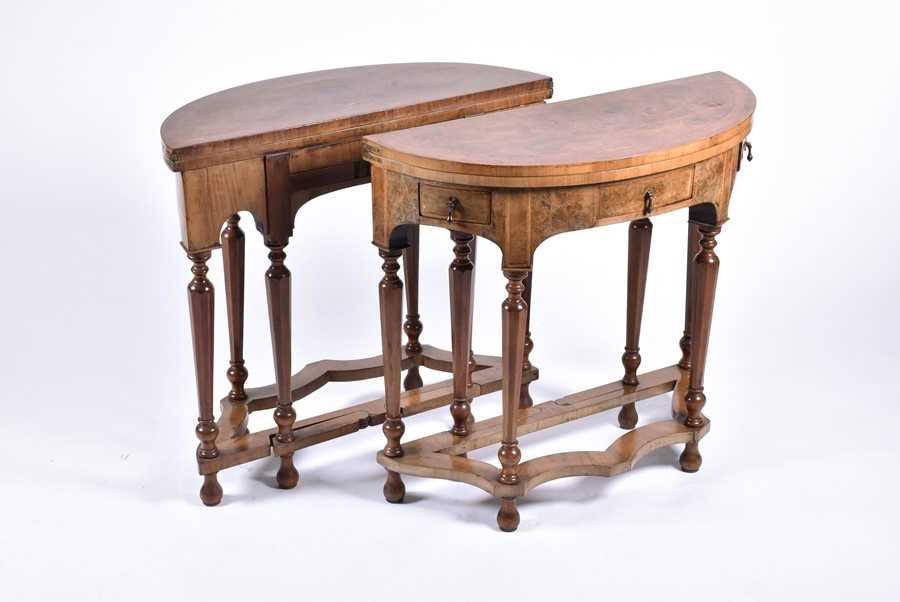 Lot 1 - A fine pair of William and Mary style burr...