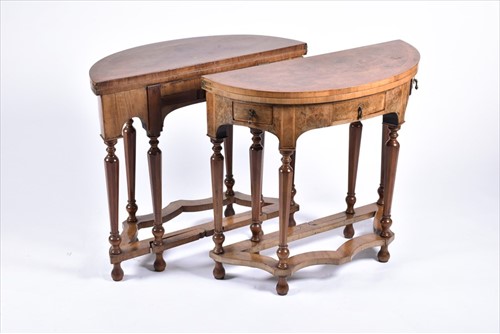 Lot 1 - A fine pair of William and Mary style burr...