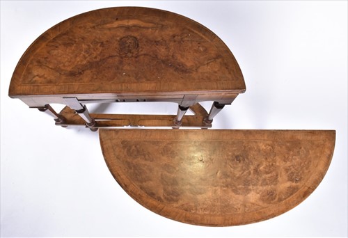 Lot 1 - A fine pair of William and Mary style burr...