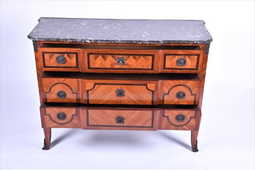 Lot 14 - An 18th century French kingwood and parquetry...