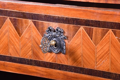 Lot 14 - An 18th century French kingwood and parquetry...