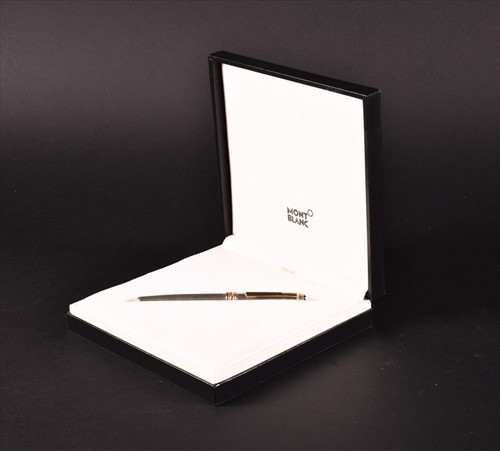 Lot 423 - A Montblanc Meisterstuck fountain pen in...