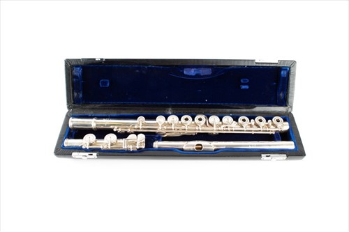 Lot 244 - A Verne O. Powell fluteÂ  engraved 'Verne O....