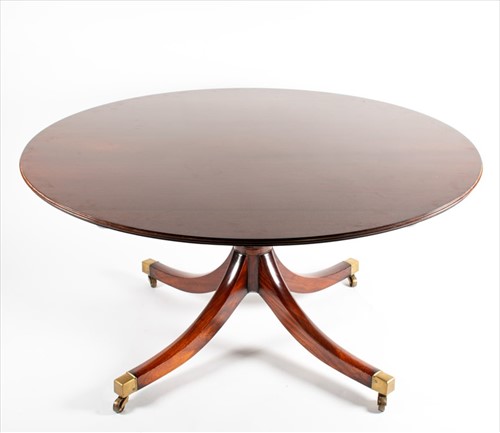Lot 98 - A Georgian style mahoganyÂ extending circular...
