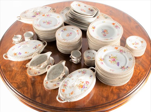 Lot 200 - A late 19th century dinner service by Dresden...