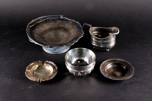 Lot 345 - A George V silver pedestal dish with swing...