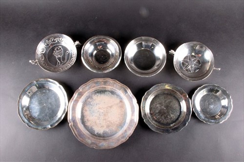 Lot 340 - A ContinentalÂ silver bowlÂ  with foliate...