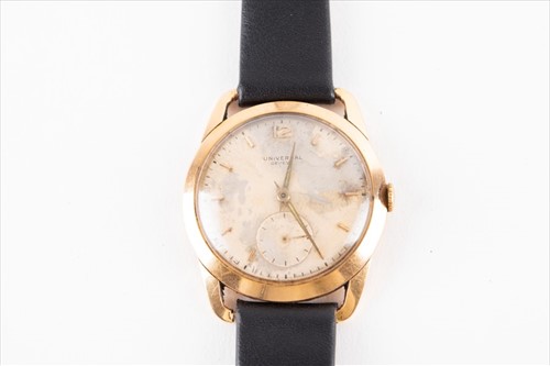 Lot 319 - A Universal Geneve 18ct yellow gold mechanical...