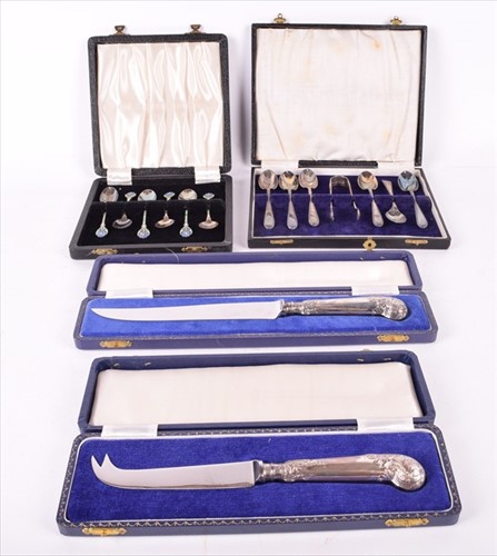 Lot 434 - A set of six Art Deco enamelled teaspoons in...