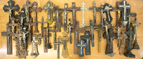 Lot 171 - A collection of medium-sized antique...