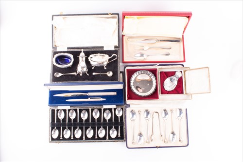 Lot 398 - A mixed collection of cased 20th century...