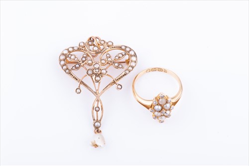 Lot 506 - An Edwardian 9ct yellow gold and split seed...
