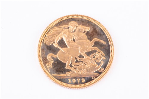Lot 345 - An Elizabeth II 1979 full sovereign in a...