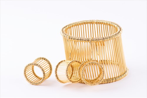 Lot 417 - A designer style heavy 18ct yellow gold cuff...