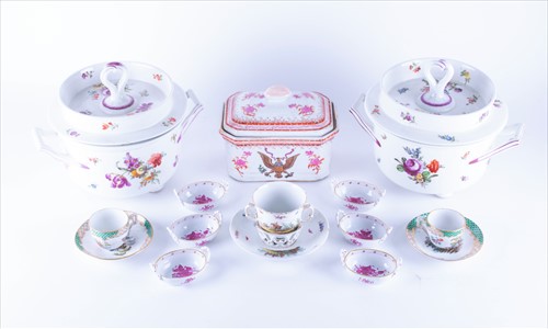 Lot 238 - A collection of fine Continental porcelain to...