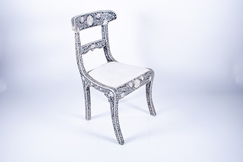 Lot 145 - A late 20th century mother-of-pearl inlaid...