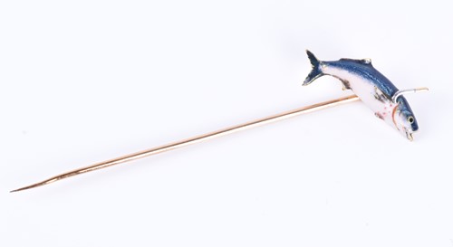 Lot 17 - Of fishing interest; an 18ct yellow gold and...