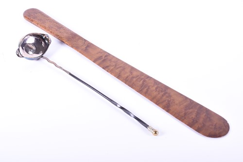 Lot 572 - A Georgian silver plated toddy ladle, with...