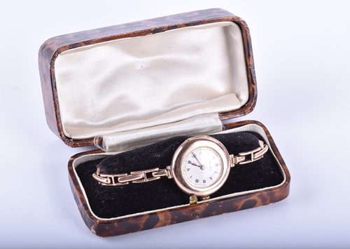 Lot 461 - An early 20th century 9ct yellow gold ladies...