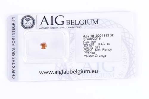 Lot 299 - A loose cushion-cut diamond of 0.43 carats,...