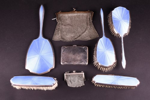 Lot 601 - A Geo V ladies silver mesh evening bag, A M &...