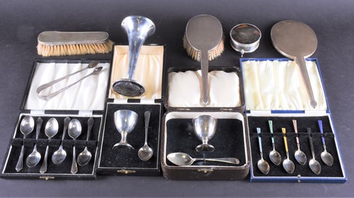 Lot 626 - A small collection of silver, comprising two...