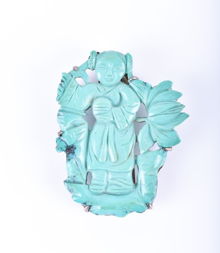 Lot 715 - A Chinese carved hardstone clip brooch...