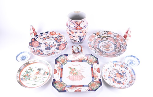 Lot 144 - A small collection of Japanese porcelain, 17th...
