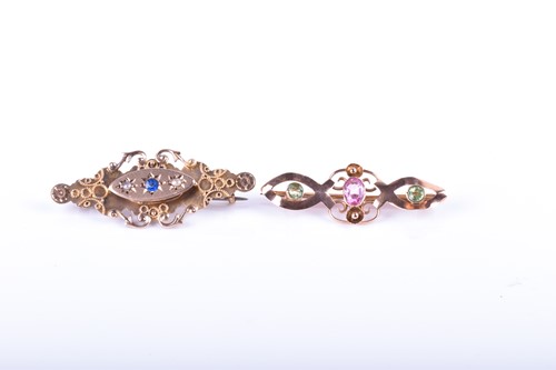 Lot 647 - A 9ct yellow gold, sapphire, and pearl bar...