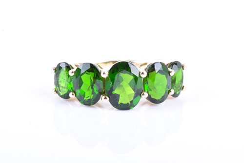 Lot 673 - A 9ct yellow gold and Russian chrome diopside...
