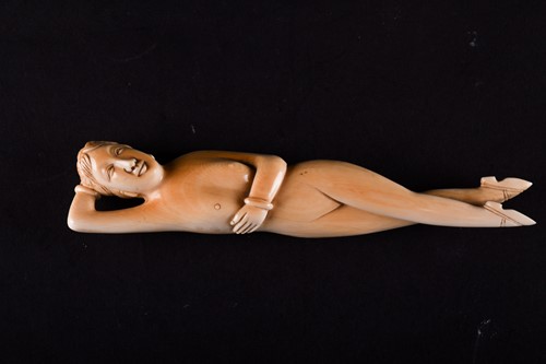 Lot 130 - A Chinese carved ivory doctors model, 19th...