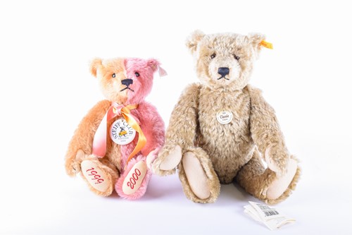 Lot 73 - Two modern Steiff collector's bears,...