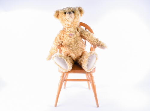 Lot 93 - A large limited edition 2004 Steiff...